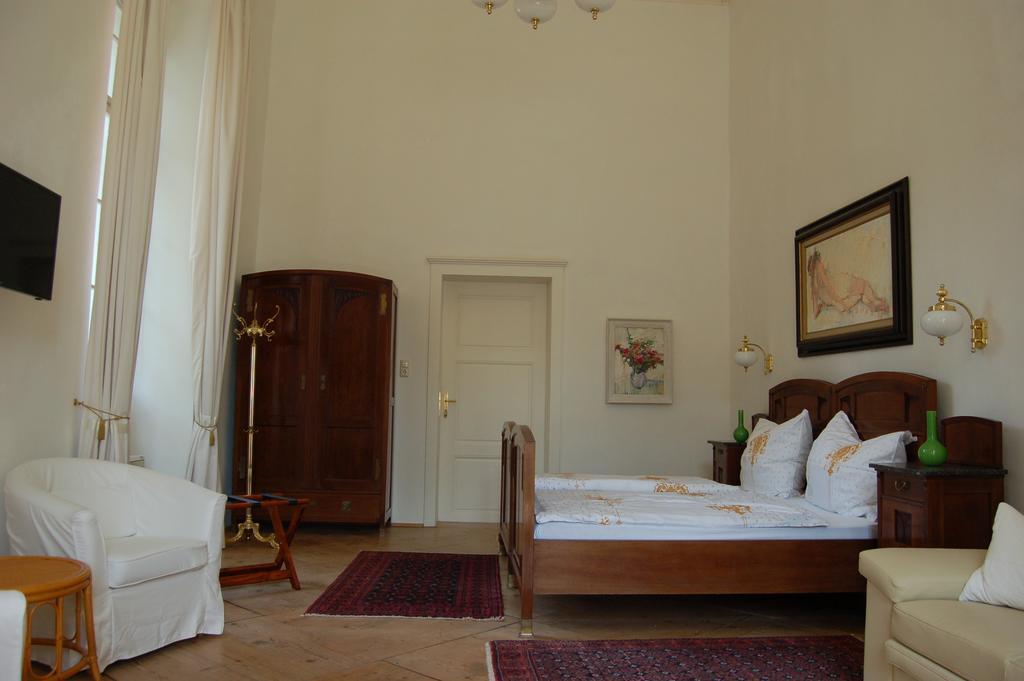 Gaestehaus Schloss Aschach Ашах-ан-дер-Донау Стая снимка